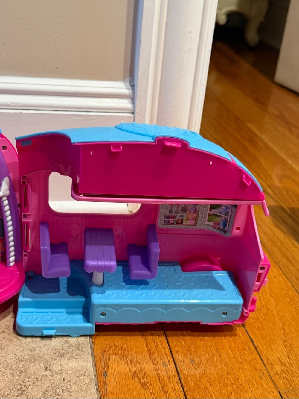 Disney Pink & Purple Minnie Mouse Fold-Out Camper Figurine Camping Playset - Picture 5 of 10